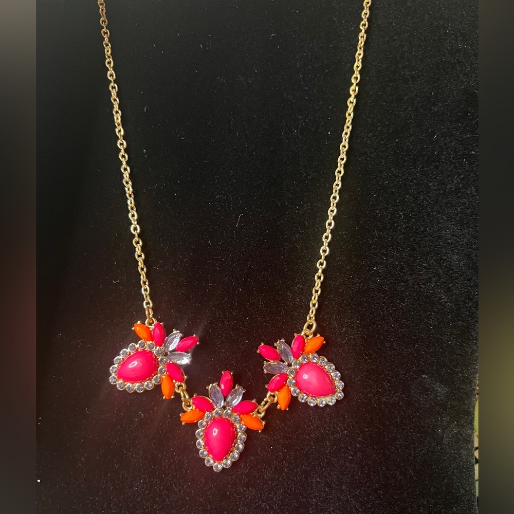 🌺 Pink Faux Enamel & Rhinestone Necklace